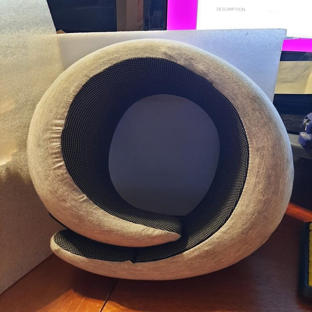 NEW ! Fly Travel Pillow Neck Pillow 100% Pure Memory Foam Comfortable Light Gray